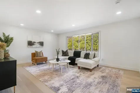 183 Wyckoff Avenue Wyckoff NJ 07481