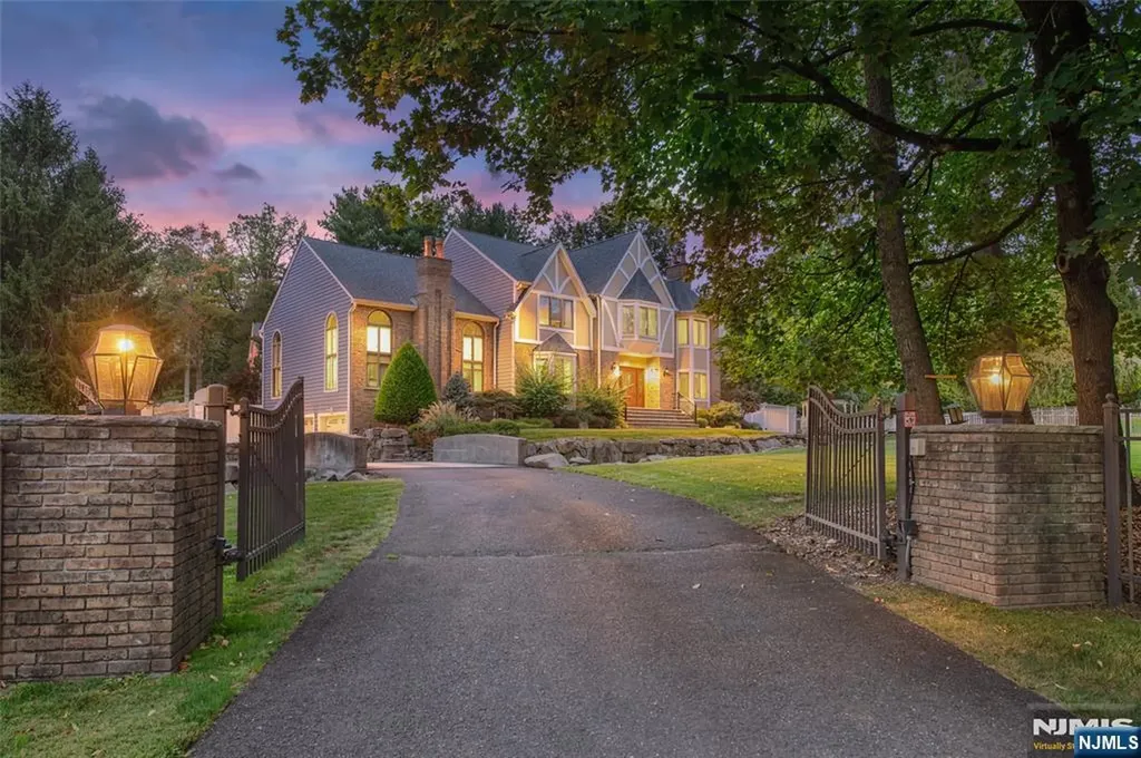5 Williams Crest Park Ridge NJ 07656