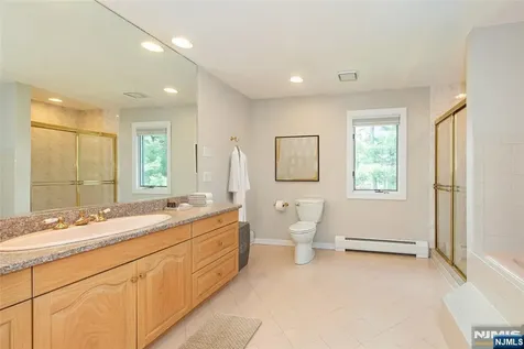5 Williams Crest Park Ridge NJ 07656