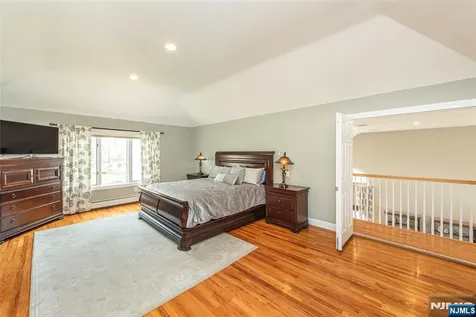 5 Williams Crest Park Ridge NJ 07656