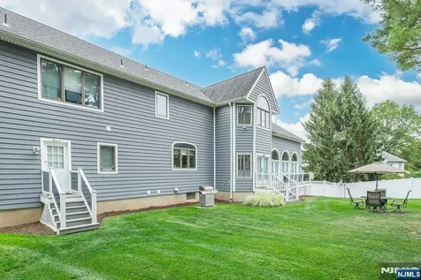 5 Williams Crest Park Ridge NJ 07656