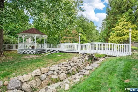 5 Williams Crest Park Ridge NJ 07656
