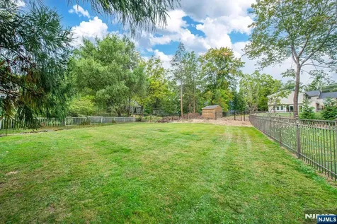 5 Williams Crest Park Ridge NJ 07656