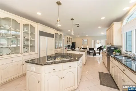 5 Williams Crest Park Ridge NJ 07656
