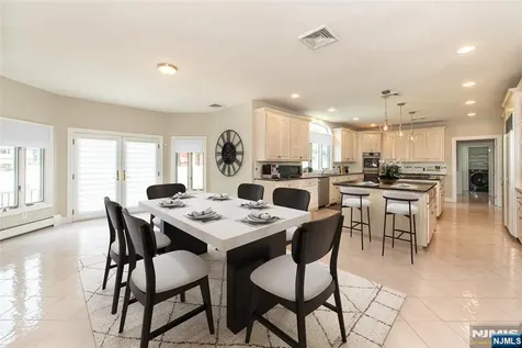 5 Williams Crest Park Ridge NJ 07656