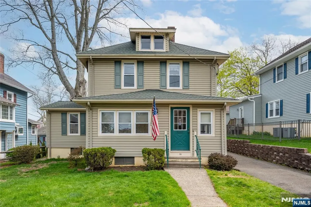 11 Oak Grove Road Caldwell NJ 07006