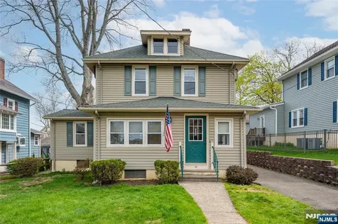 11 Oak Grove Road Caldwell NJ 07006