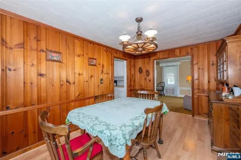 11 Oak Grove Road Caldwell NJ 07006