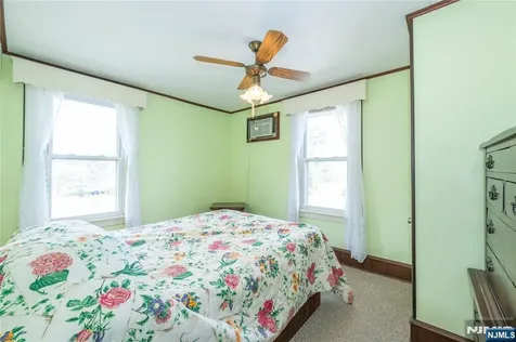 11 Oak Grove Road Caldwell NJ 07006