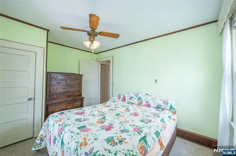 11 Oak Grove Road Caldwell NJ 07006