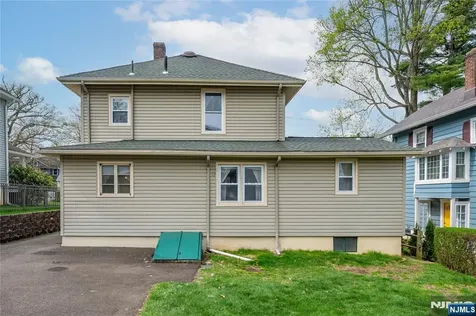 11 Oak Grove Road Caldwell NJ 07006