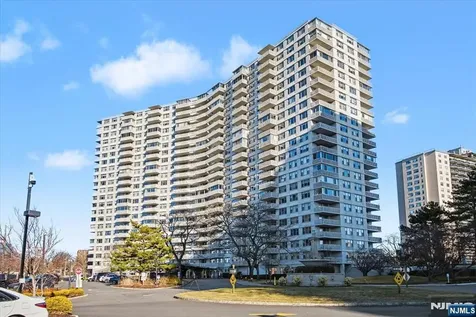 2000 Linwood Avenue Fort Lee NJ 07024