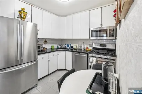 2000 Linwood Avenue Fort Lee NJ 07024