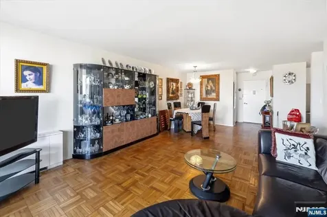 2000 Linwood Avenue Fort Lee NJ 07024