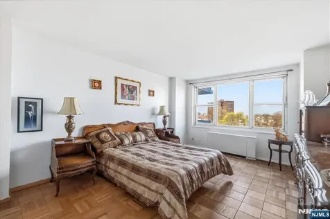 2000 Linwood Avenue Fort Lee NJ 07024