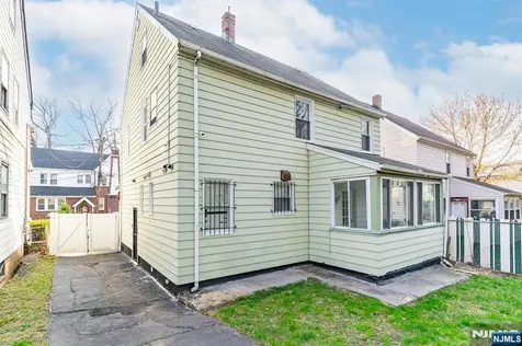327 Field Place Hillside NJ 07205