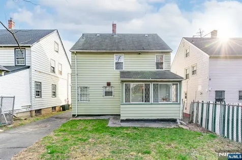327 Field Place Hillside NJ 07205
