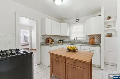 327 Field Place Hillside NJ 07205