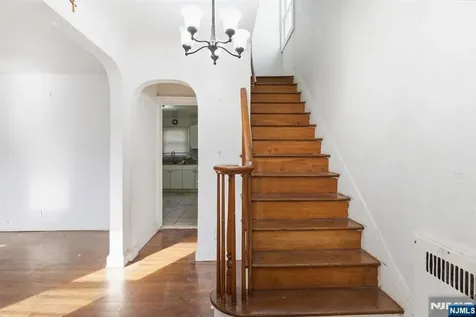 327 Field Place Hillside NJ 07205