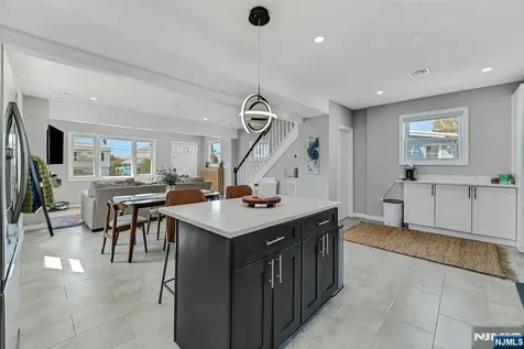 34 Shadyside Avenue Dumont NJ 07628