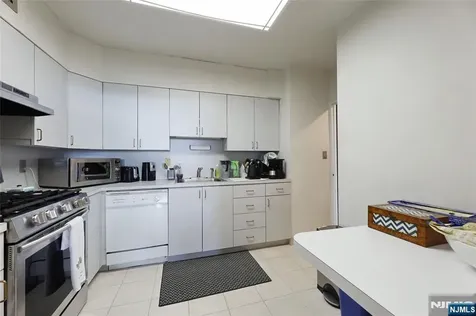 6 Horizon Fort Lee NJ 07024