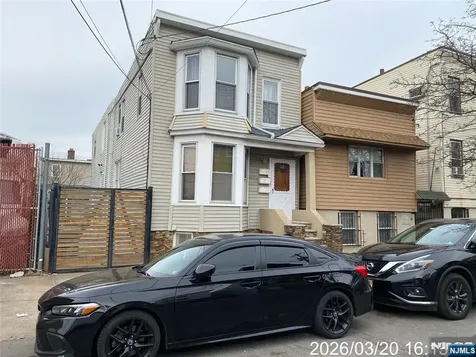 38 Delancy Street Newark NJ 07105