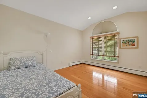 618 Fir Court Norwood NJ 07648