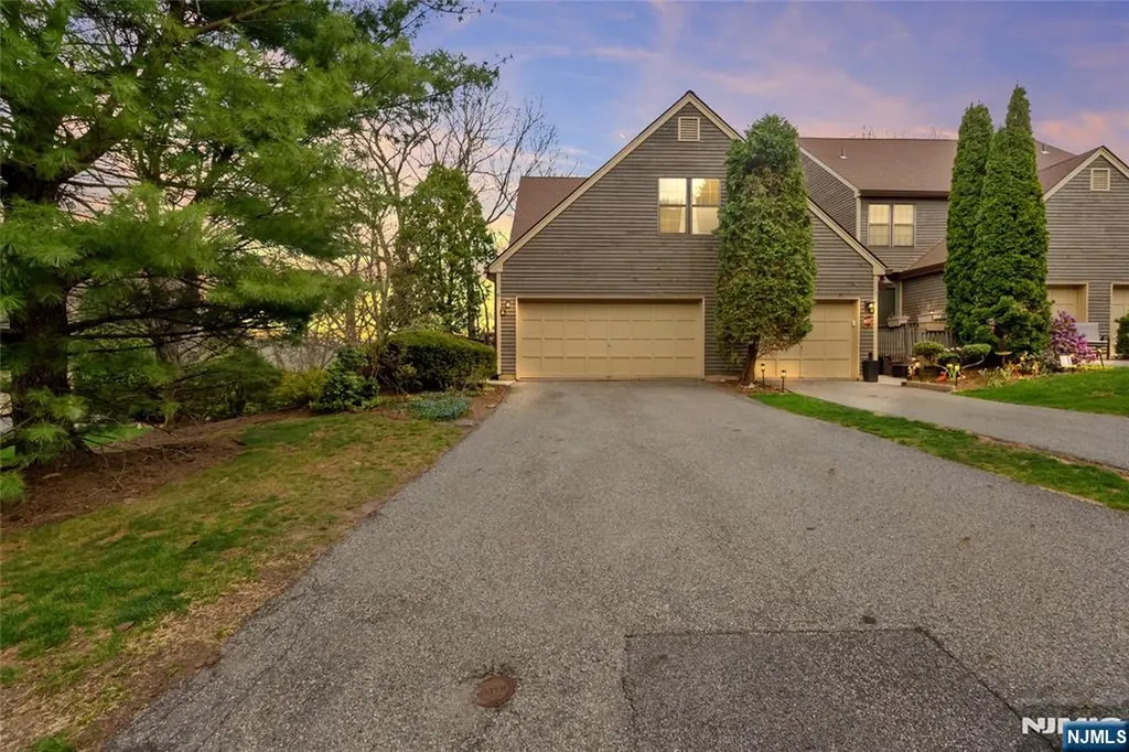 47 Manchester Lane West Milford NJ 07480