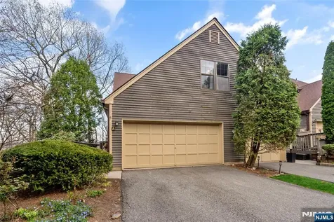 47 Manchester Lane West Milford NJ 07480