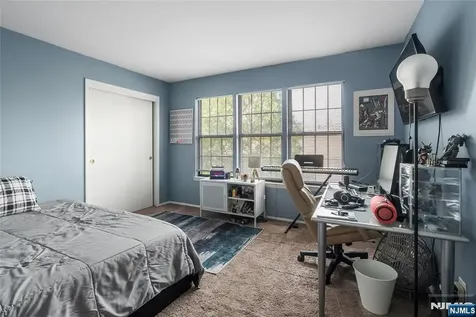 47 Manchester Lane West Milford NJ 07480