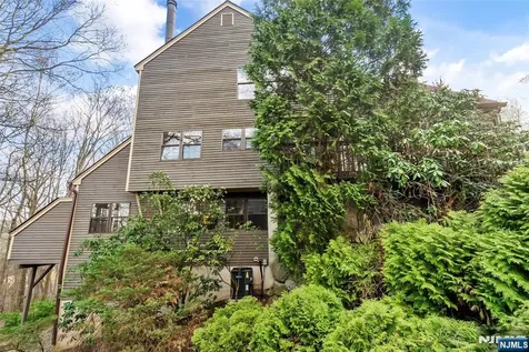 47 Manchester Lane West Milford NJ 07480