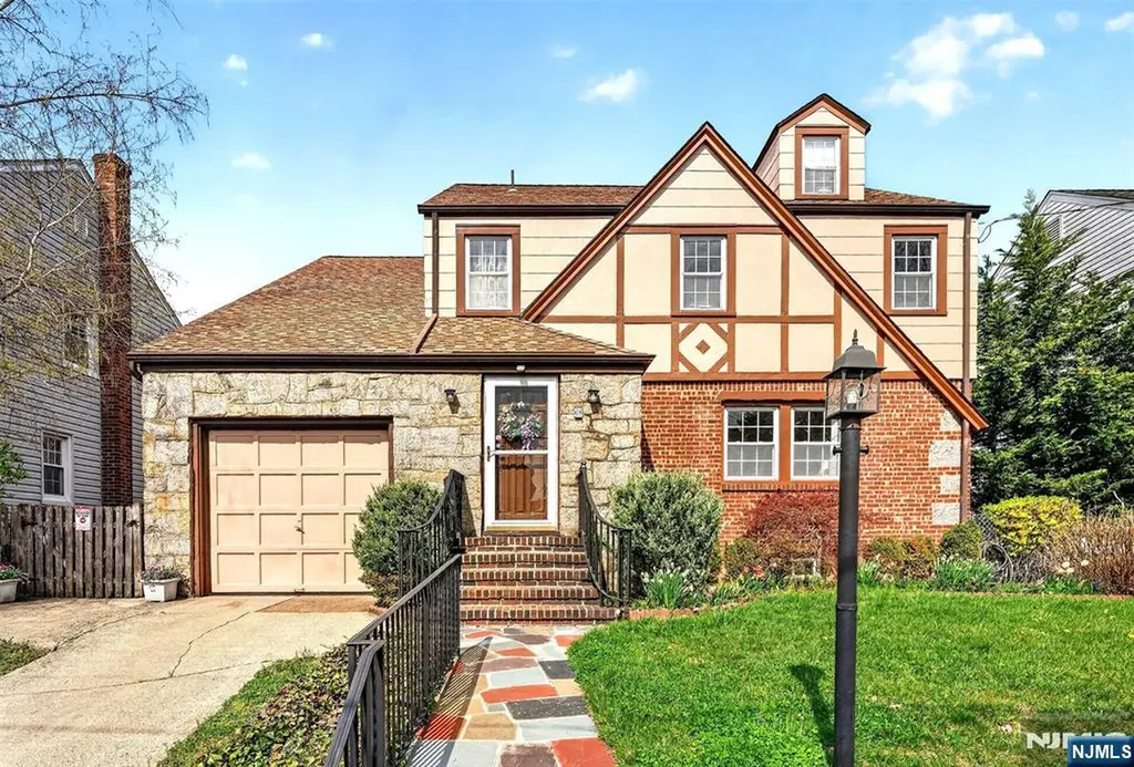 68 Ilford Avenue North Arlington NJ 07031