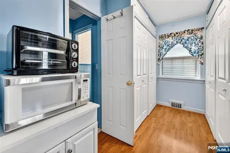 68 Ilford Avenue North Arlington NJ 07031