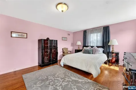 68 Ilford Avenue North Arlington NJ 07031
