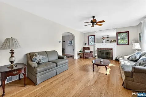 68 Ilford Avenue North Arlington NJ 07031