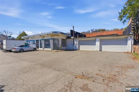 475 Westminster Place Lodi NJ 07644