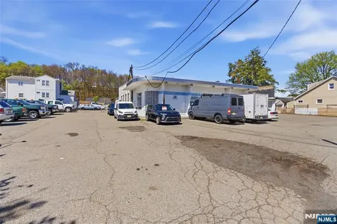 475 Westminster Place Lodi NJ 07644