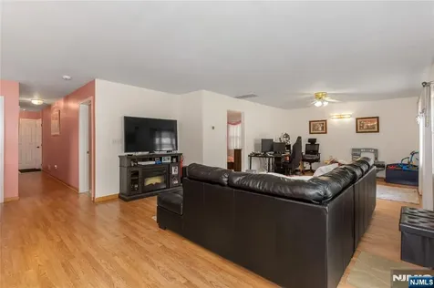 71 Parker Avenue Hawthorne NJ 07506