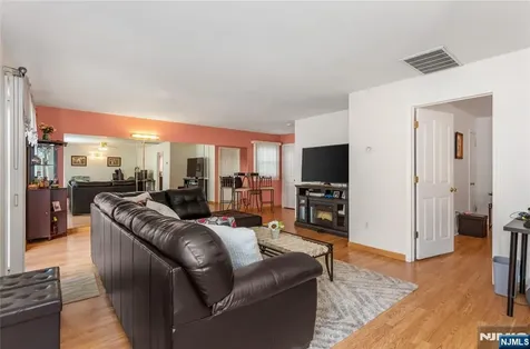 71 Parker Avenue Hawthorne NJ 07506