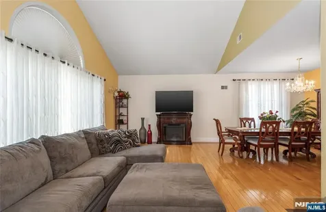 71 Parker Avenue Hawthorne NJ 07506