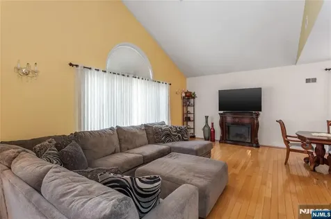 71 Parker Avenue Hawthorne NJ 07506