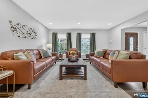 18 Stonewall Court Mahwah NJ 07430