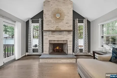 18 Stonewall Court Mahwah NJ 07430