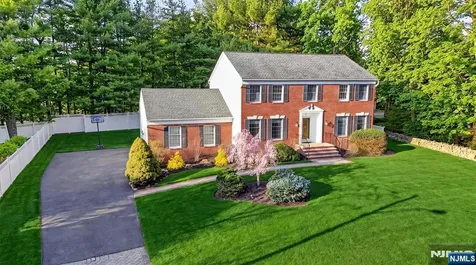 18 Stonewall Court Mahwah NJ 07430