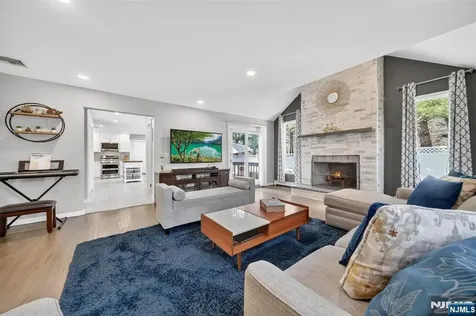 18 Stonewall Court Mahwah NJ 07430