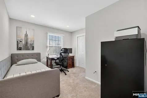 18 Stonewall Court Mahwah NJ 07430