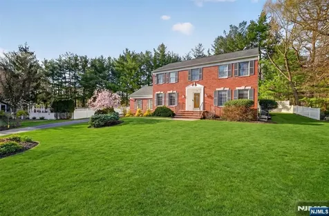 18 Stonewall Court Mahwah NJ 07430