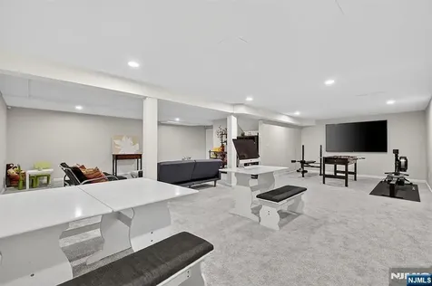 18 Stonewall Court Mahwah NJ 07430