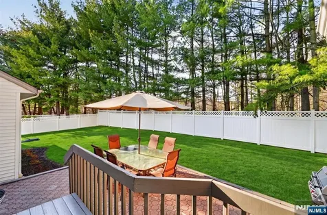 18 Stonewall Court Mahwah NJ 07430