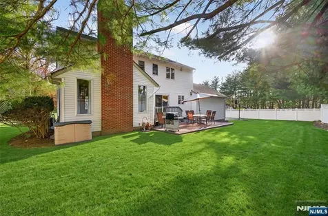 18 Stonewall Court Mahwah NJ 07430